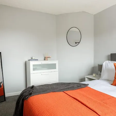 بيت للعطل Spacious Luxury 2 Bed With Parking And Garden
