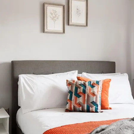 بيت للعطل Spacious Luxury 2 Bed With Parking And Garden *