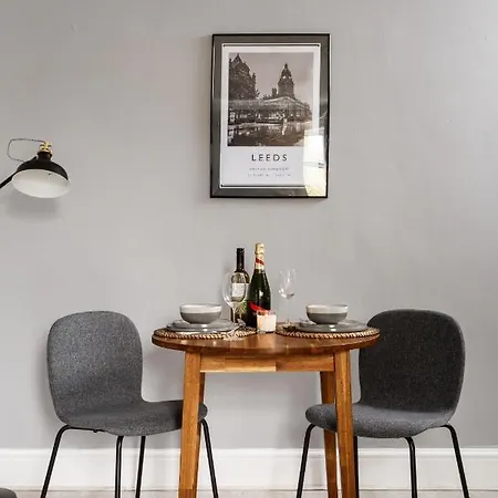 بيت للعطل Spacious Luxury 2 Bed With Parking And Garden